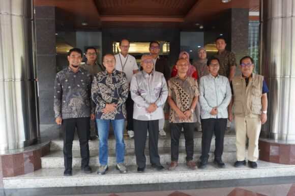 Sinergi dalam Kualitas  Pendidikan, Polimedia Kunjungi UT