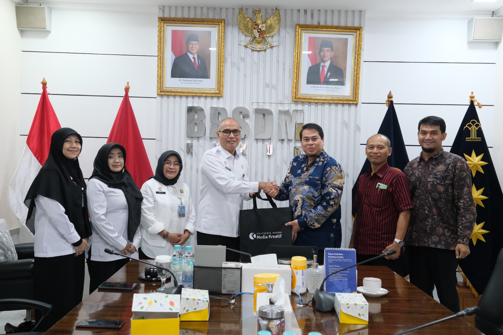 Perjanjian Kerja Sama Polimedia dengan Badan Pengembangan Sumber Daya Manusia (BPSDM) Hukum dan Kementerian Hukum